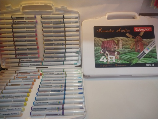 Marcador acrílico adekolor, 48 colores,control preciso de tinta y larga duracion. 