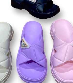 Sandalia Broche Triangular